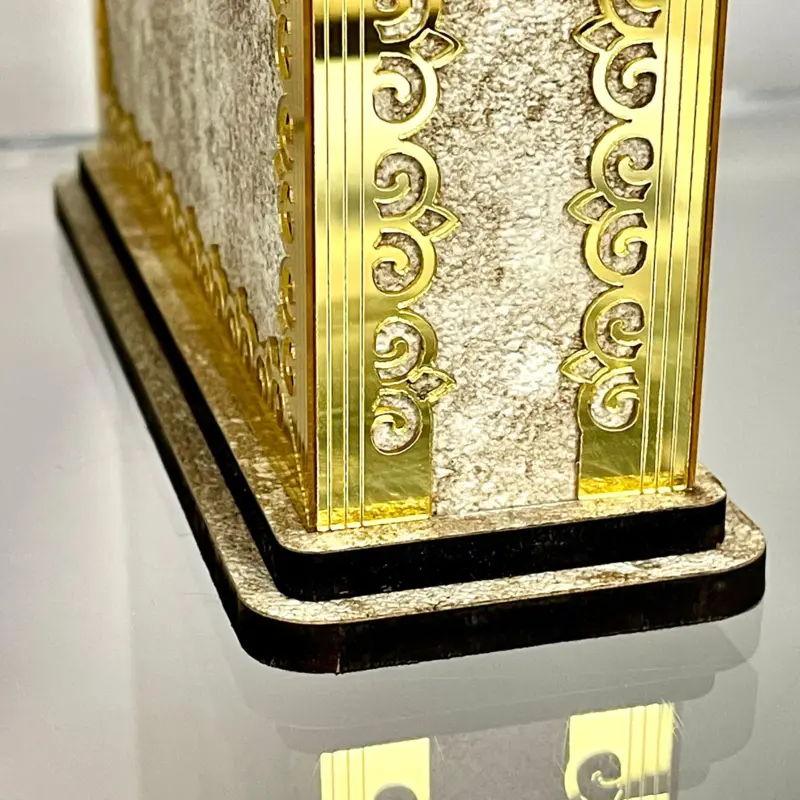 Luksus koranholder med koran i lys/guld marmor look