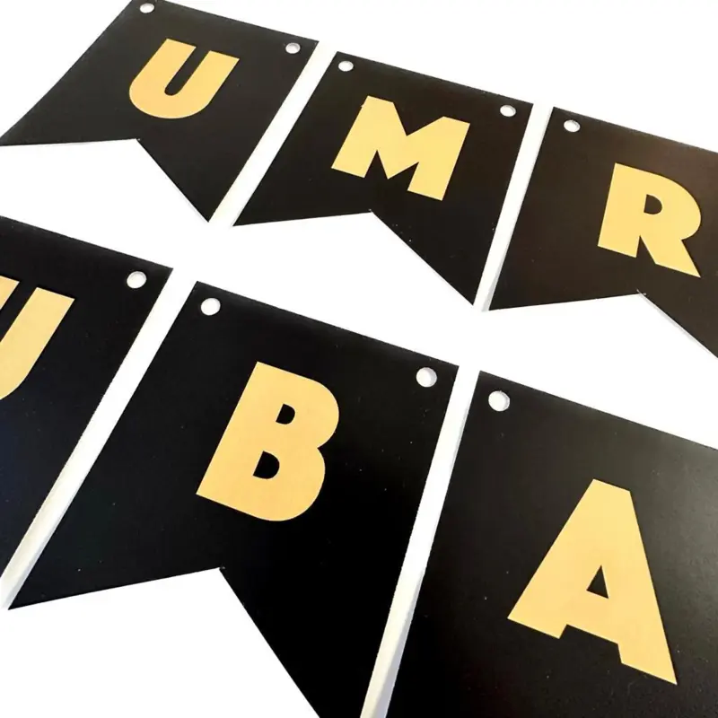 Umrah Mubarak banner i klassisk sort