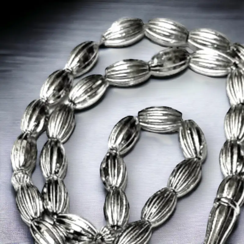 Tasbih aus Metall mit mandelförmigen Perlen, 33 Perlen