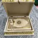 Große Koran-Geschenkbox in Cremeweiß mit goldenen Details